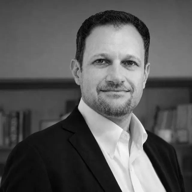 Portrait of Dr. Lior Tabansky